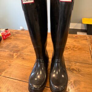 Hunter Tall Gloss Rain boot- like new